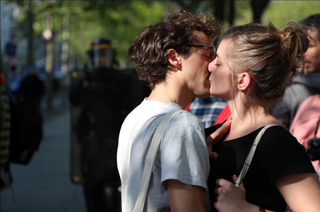 Tips to Dating Online in Safety